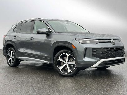 New 2025 Volkswagen Tiguan SE