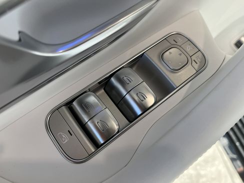 New 2025 Mercedes-Benz Maybach GLS 600 4MATIC image 13