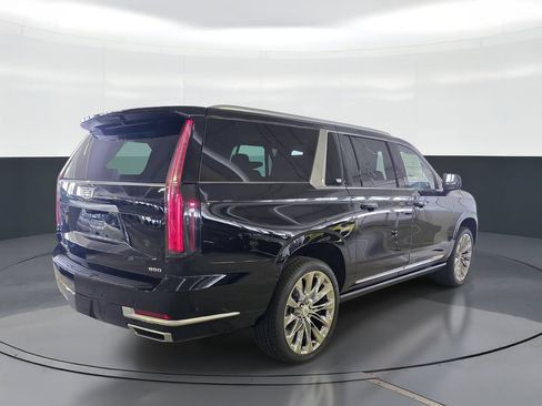 New 2026 Cadillac Escalade ESV Luxury w/ LPO, Radiant Package AWD/4WD image 3