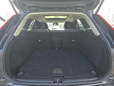 Certified 2025 Volvo XC60 B5 Core image 10