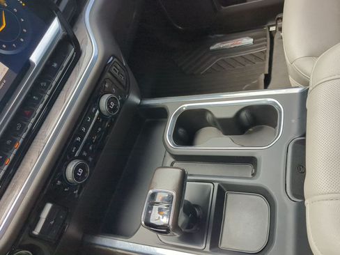 Used 2022 Chevrolet Silverado 1500 LTZ AWD/4WD image 18