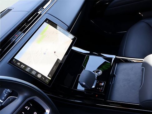 Used 2024 Land Rover Range Rover Sport SE image 20