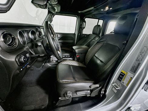 Used 2023 Jeep Wrangler Unlimited Sahara AWD/4WD image 13