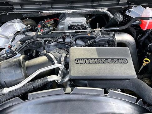 Used 2025 Chevrolet Silverado 2500 LT w/ Convenience Package image 32