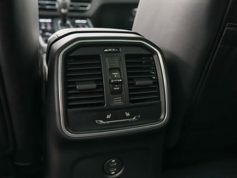 New 2026 Porsche Macan image 20