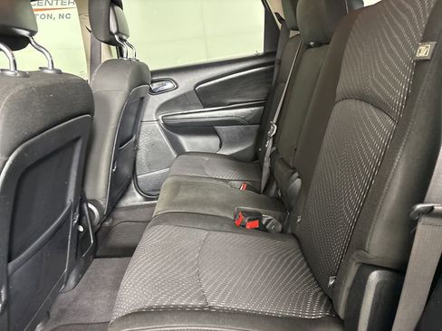 Used 2020 Dodge Journey SE w/ SE Popular Equipment Group image 19