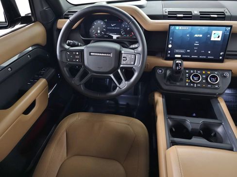 Certified 2025 Land Rover Defender 130 X-Dynamic SE AWD/4WD image 20