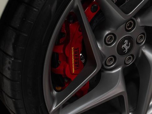 Used 2021 Ferrari F8 Tributo RWD image 54