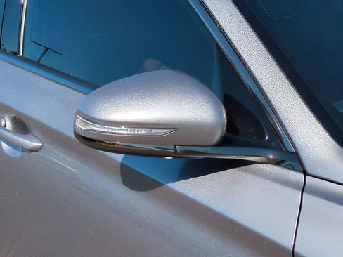 Used 2025 Genesis G70 3.3T Advanced image 11