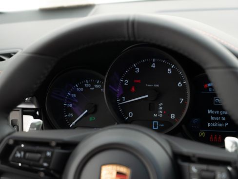 Certified 2026 Porsche Macan AWD/4WD image 19