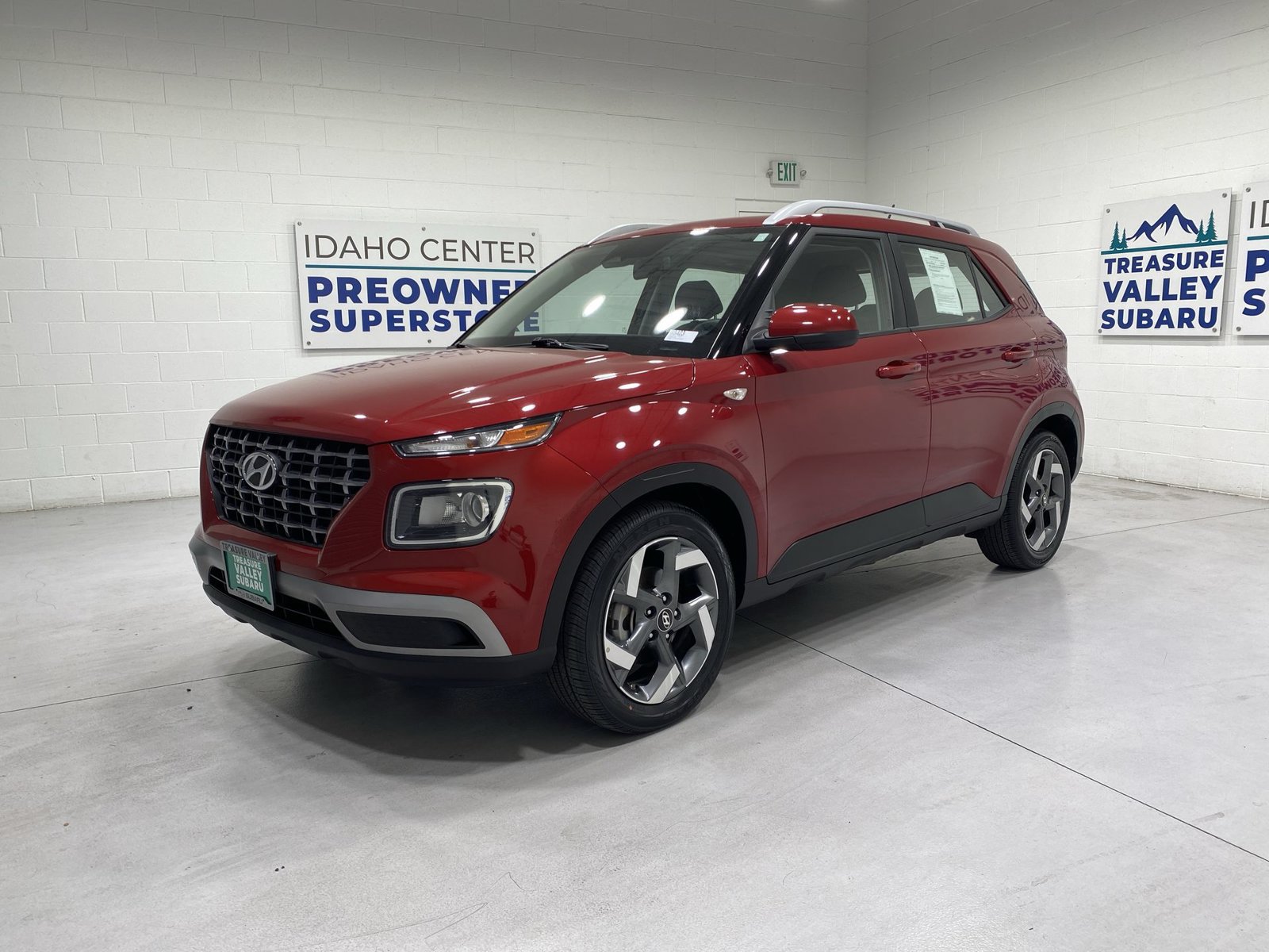 Used 2025 Hyundai Venue SEL FWD image 4