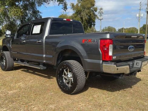 Used 2017 Ford F250 XLT w/ XLT Premium Package image 6
