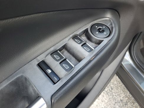 Used 2017 Ford Escape Titanium FWD image 12