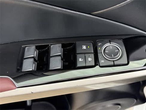 Used 2018 Lexus IS 300 image 43