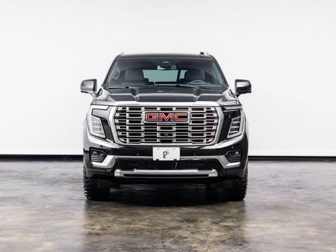 Used 2025 GMC Yukon Denali AWD/4WD image 2