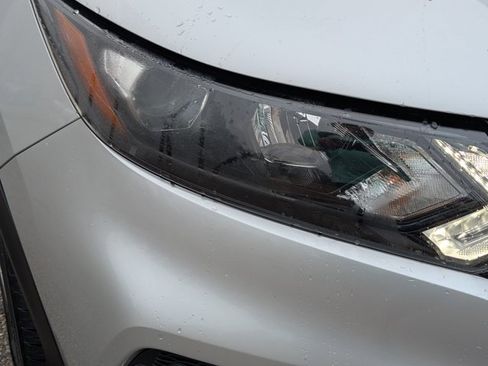 Used 2022 Nissan Rogue Sport SV w/ Technology Package image 4