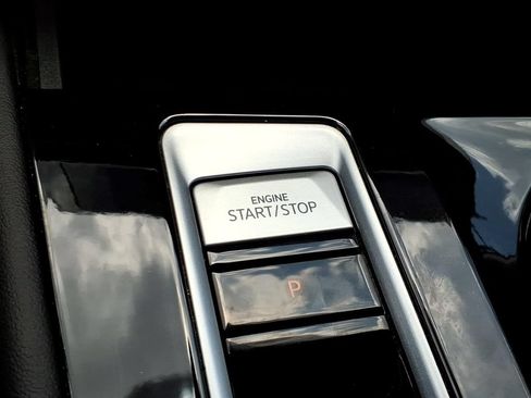Used 2025 Volkswagen Atlas SE FWD image 10