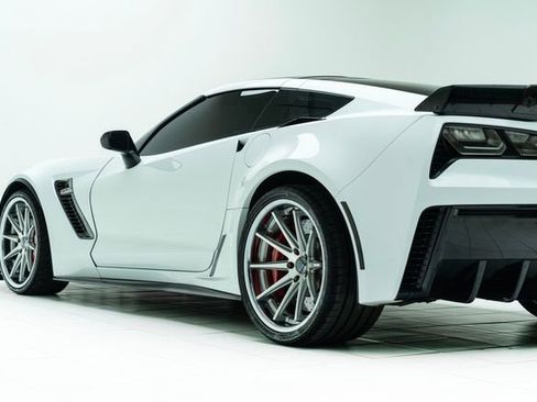 Used 2016 Chevrolet Corvette Z06 w/ 3LZ Preferred Equipment Group image 20