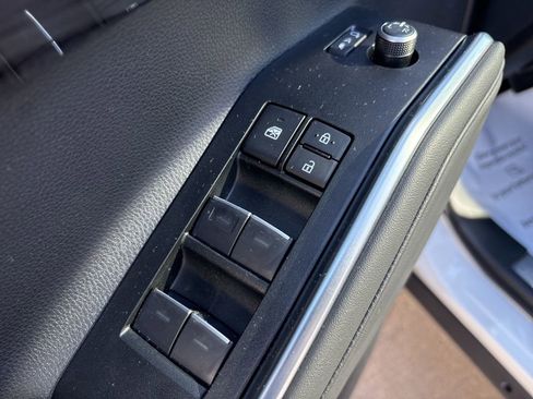 New 2026 Toyota Highlander Platinum image 15