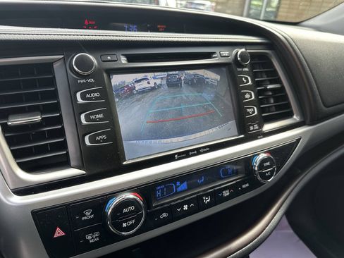 Used 2018 Toyota Highlander XLE w/ Protection Package #3 AWD/4WD image 20