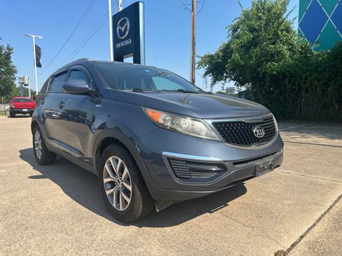 Used 2016 Kia Sportage LX w/ Option Group 017 AWD/4WD image 2