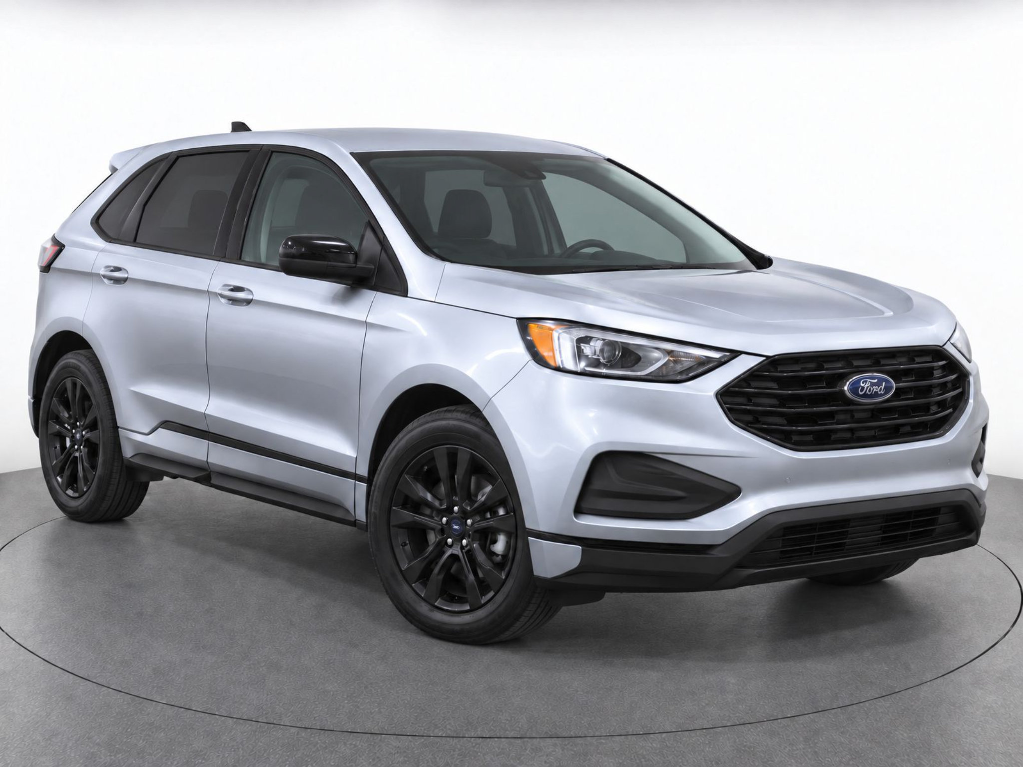 Used 2022 Ford Edge SE w/ Black Appearance Package AWD/4WD image 2