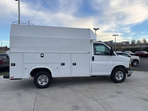 New 2025 Chevrolet Express 3500 w/ Power Convenience Package RWD image 35