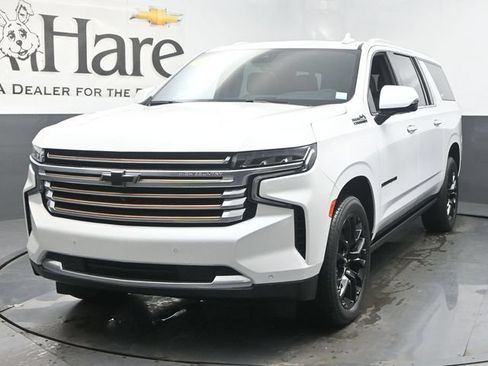 Used 2023 Chevrolet Suburban High Country AWD/4WD image 7