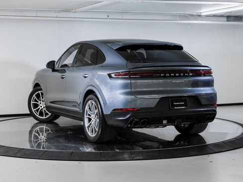 Certified 2026 Porsche Cayenne Coupe AWD/4WD image 3