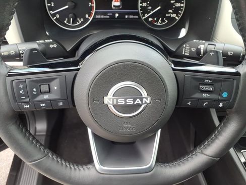 Used 2023 Nissan Rogue SV w/ SV Premium B Package image 28