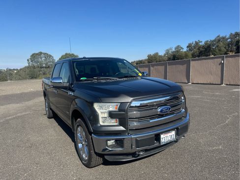 Used 2015 Ford F150 Lariat w/ Equipment Group 502A Luxury AWD/4WD image 3