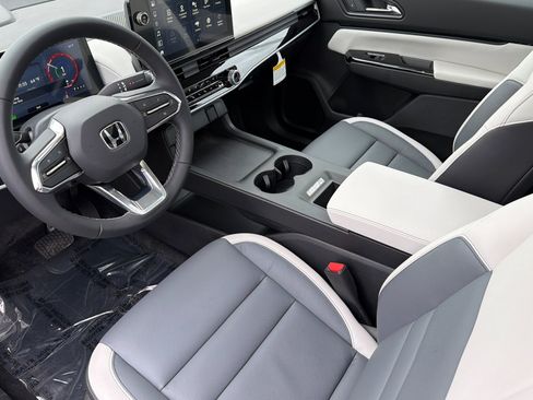New 2026 Honda Prologue Touring image 4
