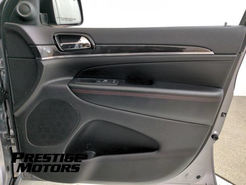 Used 2019 Jeep Grand Cherokee Trailhawk AWD/4WD image 30