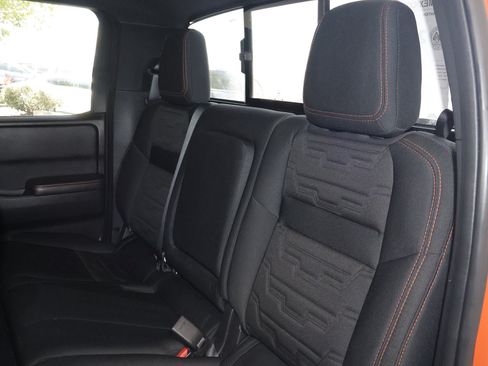 Used 2025 Nissan Frontier PRO-4X AWD/4WD image 36