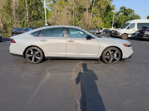 Used 2024 Honda Accord Sport image 5