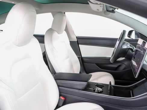 Used 2020 Tesla Model 3 Performance image 24