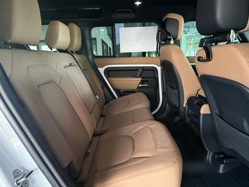 New 2026 Land Rover Defender 110 X-Dynamic SE AWD/4WD image 29