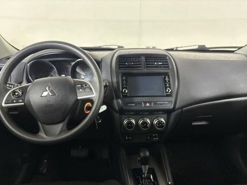 Used 2025 Mitsubishi Outlander Sport ES AWD/4WD image 23