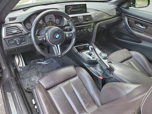 Used 2016 BMW M4 Convertible image 2