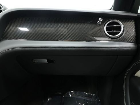 Used 2019 Bentley Bentayga image 94