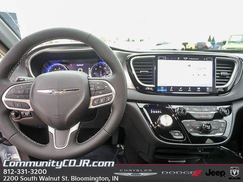 New 2026 Chrysler Voyager LX FWD image 12