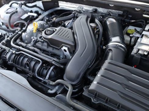 Used 2025 Volkswagen Jetta Sport FWD image 9