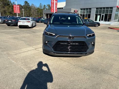 New 2026 Toyota Grand Highlander Platinum image 10