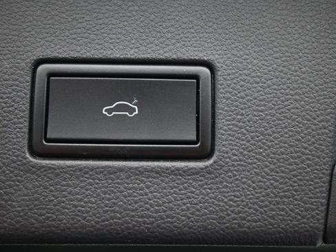 Used 2019 Volkswagen Atlas SE w/ Panoramic Sunroof Package image 29