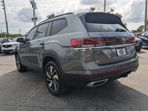 Used 2025 Volkswagen Atlas SE image 6