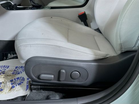 Certified 2025 Hyundai Kona SEL AWD/4WD image 18