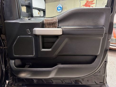 Used 2019 Ford F250 Lariat w/ Lariat Ultimate Package AWD/4WD image 40