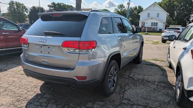 Used 2017 Jeep Grand Cherokee Limited AWD/4WD image 3