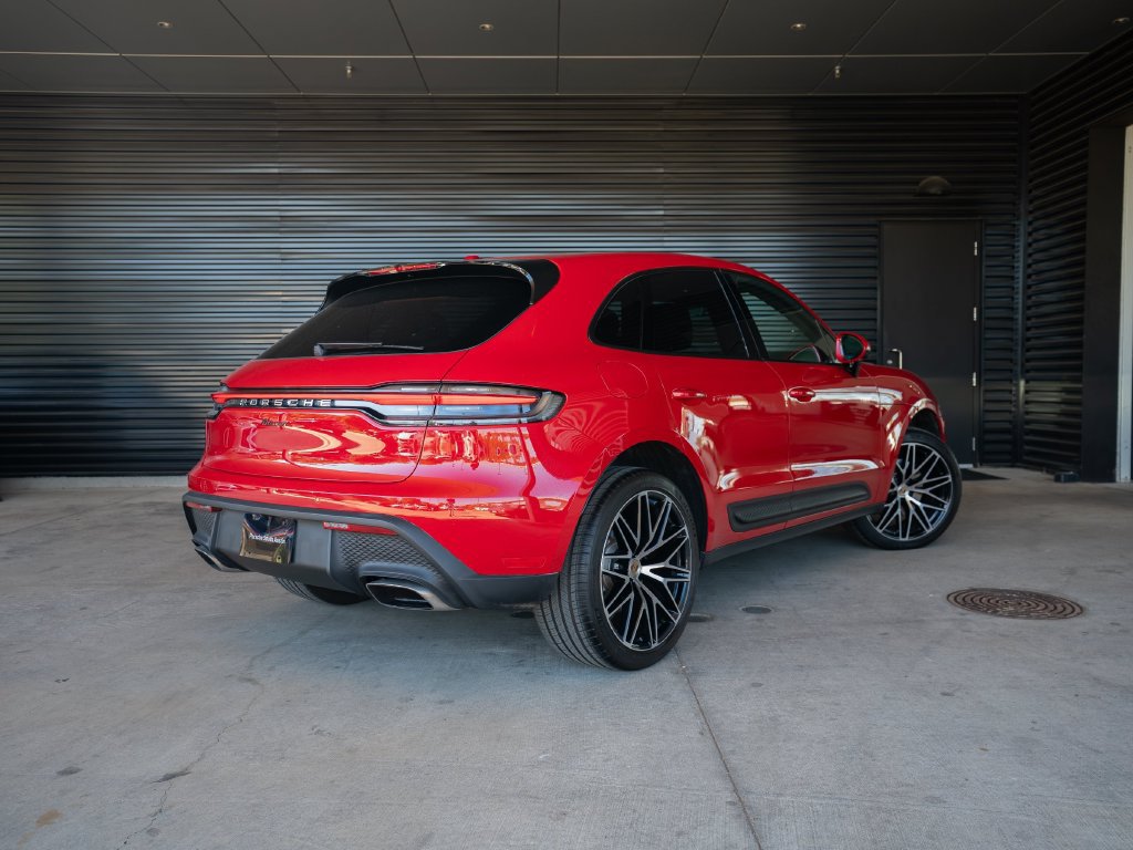 Certified 2023 Porsche Macan AWD/4WD image 7