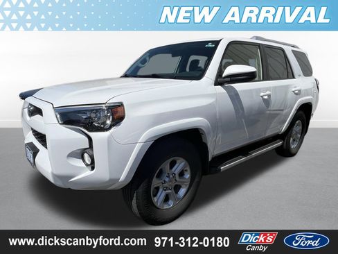 Used 2018 Toyota 4Runner SR5 RWD image 5
